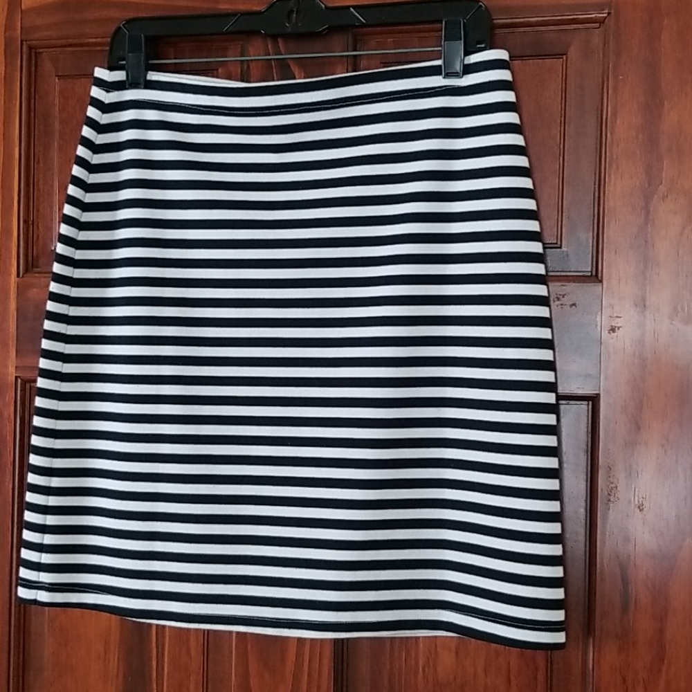 Comfortable Knit Skirt